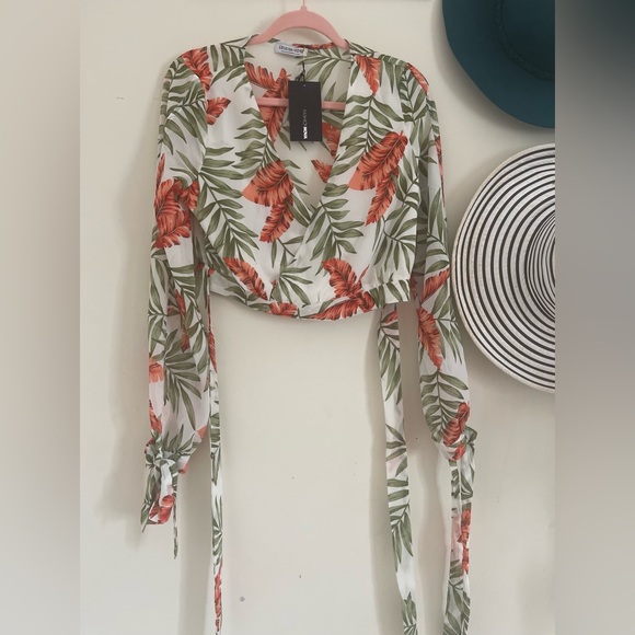 New Fashion Nova tropical print long sleeve/ crop shirt - Picture 7 of 7